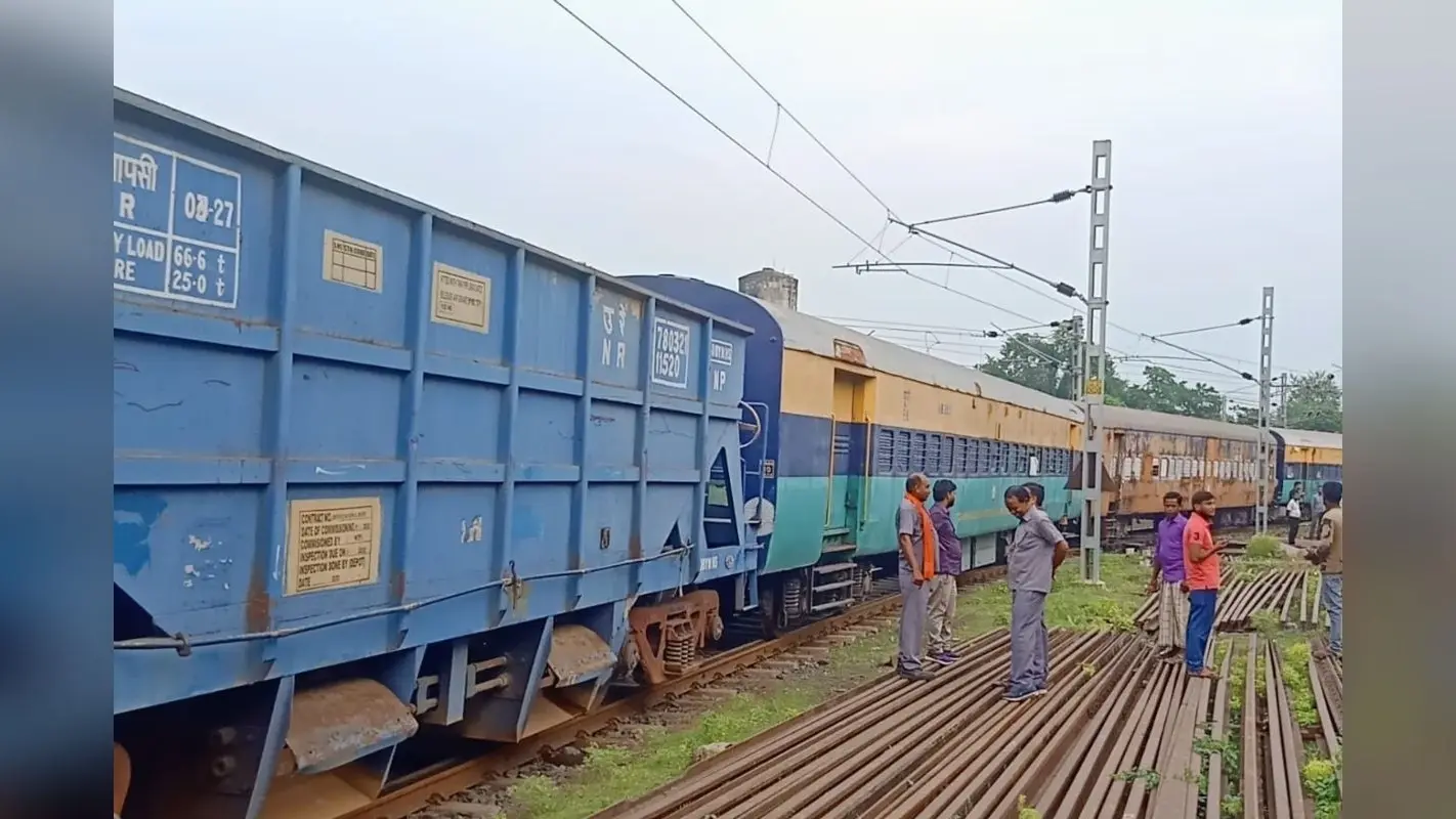 Indian Railways News: झारखंड में टला बड़ा हादसा, साहिबगंज में बिना इंजन चलने लगी मालगाड़ी