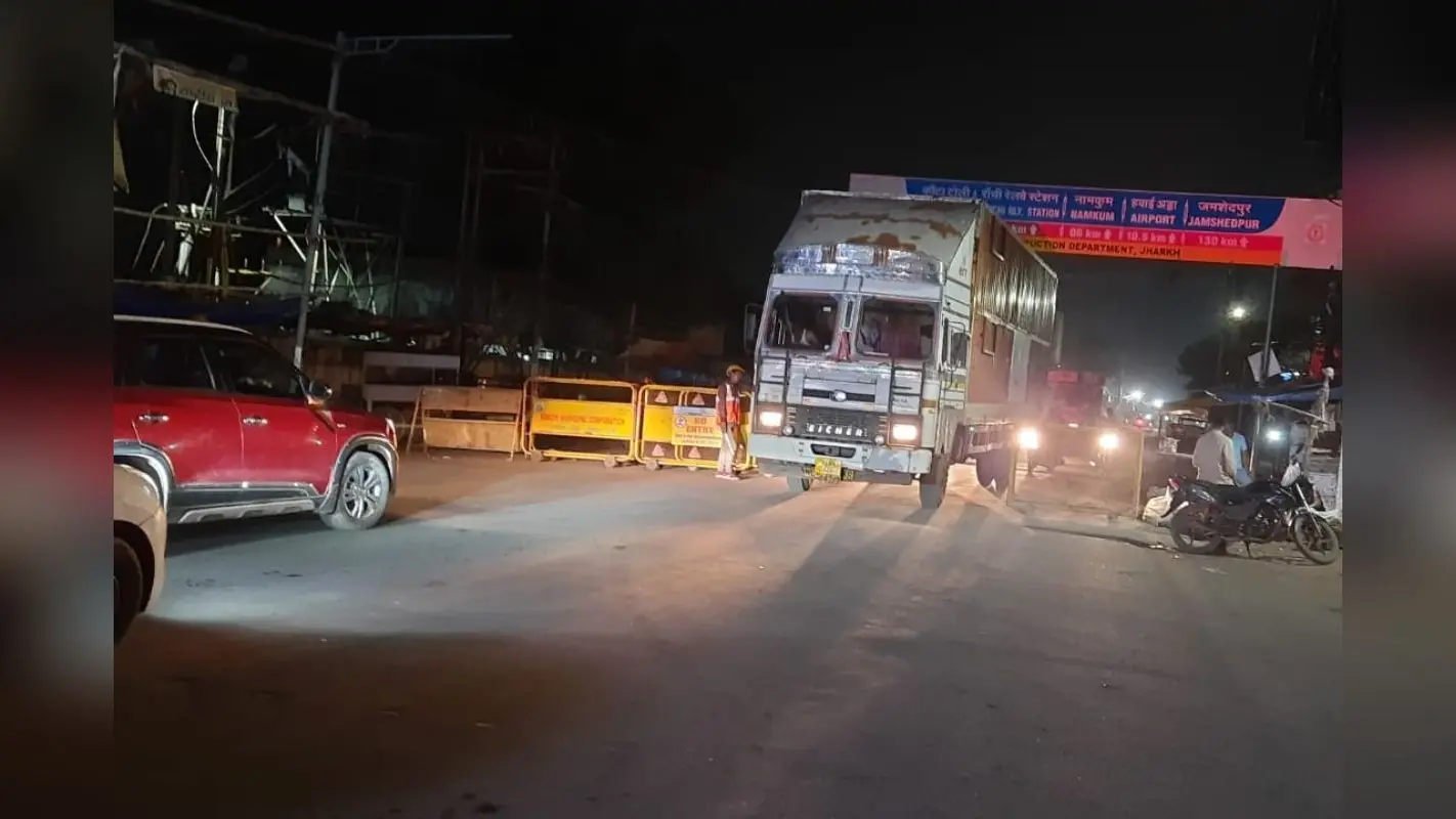 कांटाटोली रोड में नो एंट्री के बावजूद घुस रहे वाहन, रोकने में नाकाम रही रांची पुलिस