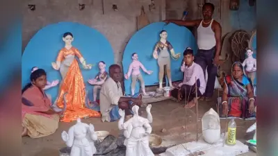 झारखंड : इस गांव में ऐसा परिवार, जहां बच्चे से बूढ़े सभी सदस्य हैं कलाकार