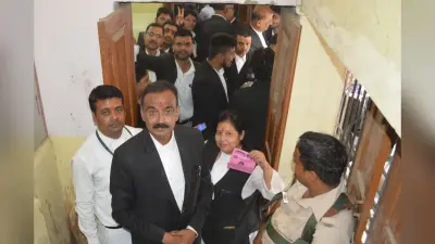 हजारीबाग बार एसोसिएशन चुनाव : जवाहर प्रसाद को हराकर अधिवक्ता राजकुमार राजू बने अध्यक्ष