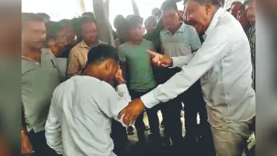 अश्लील वीडियो बनाने पर युवक को गांव से निकाला, लात से मारने का वीडियो वायरल