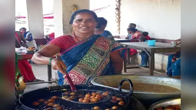 हजारीबाग : दुर्घटना के बाद दनुआ घाटी में 24 घंटे बाद भी फंसे हैं वाहन