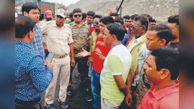 धनबाद में कचरा उठाव फिर बंद, नगर आयुक्त बोले- डंप का विरोध कर रहे लोग, कैसे साफ करायें शहर