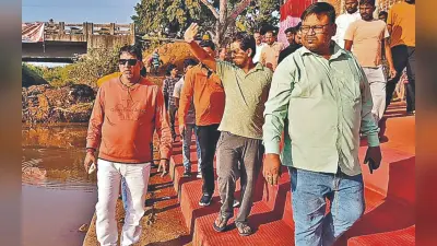 देवघर : सारठ विधायक ने संवेदक व जेई को लगायी फटकार, कही ये बात