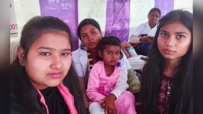 आमरण अनशन कर रहे स्वास्थ्य अनुबंधकर्मियों की तबीयत बिगड़ी, एक को जबरन अस्पताल ले जाया गया