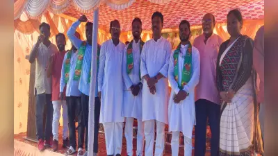 खरसावां : झारखंड पार्टी में शामिल हुए विनोद कुजूर व मनोज माहली, बूथ कमिटि को मजबूत करने पर जोर