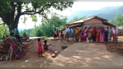 आजादी के 75 साल बाद भी आदि मानव की तरह रात में उजाला करते हैं झारखंड के इस गांव के लोग