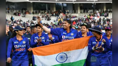 Jhulan Goswami: थम गया ‘चकदा एक्सप्रेस’, जीत के साथ झूलन गोस्वामी की शानदार विदाई, देखें तस्वीरें