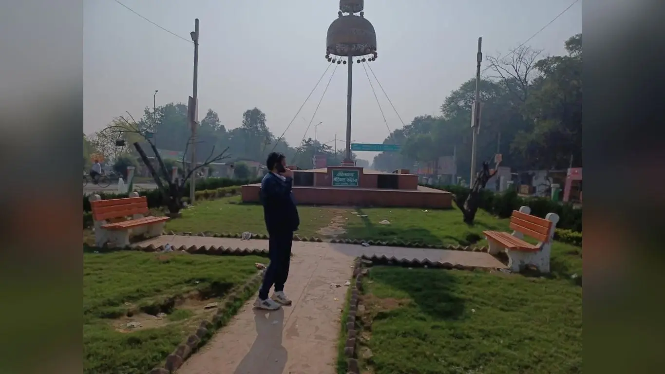 Bareilly News: बरेली के झुमका चौराहे पर लहराएगा तिरंगा, DM ने दिए निर्देश