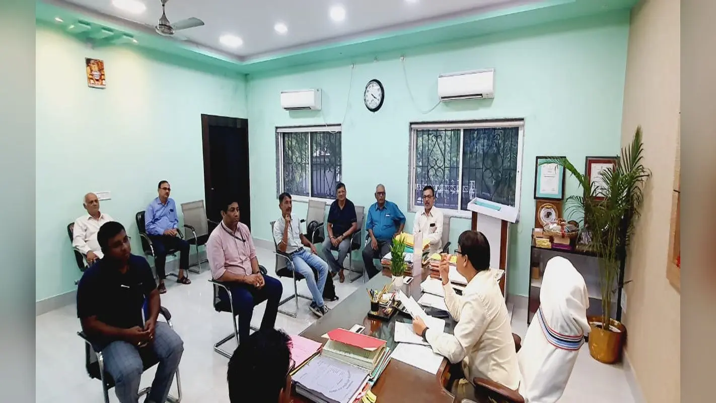 जमशेदपुर से जल्द शुरू होगी विमान सेवा, एयरपोर्ट से सटे G+2 बिल्डिंग की छत पर लगानी होगी लालबत्ती