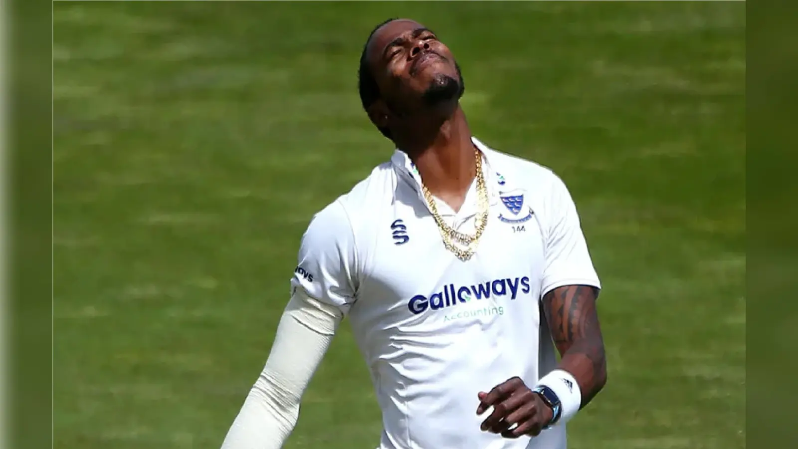 ENG vs NZ : न्यूजीलैंड के खिलाफ सीरीज से पहले इंग्लैंड को बड़ा झटका, बाहर हुआ यह खतरनाक तेज गेंदबाज
