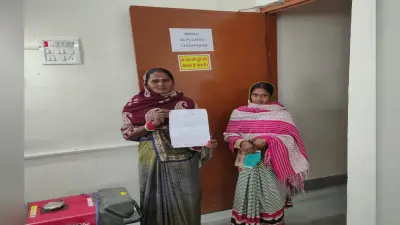 चौपारण में JSLPS की दीदियां ब्लॉक ऑफिस का लगा रही चक्कर, जानें क्यों