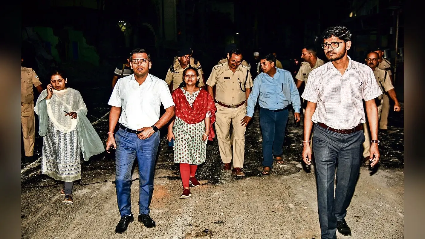जमशेदपुर के शास्त्रीनगर में शांति बहाल, डीसी-एसएसपी ने लिया जायजा, बीजेपी का प्रशासन पर परेशान करने का आरोप
