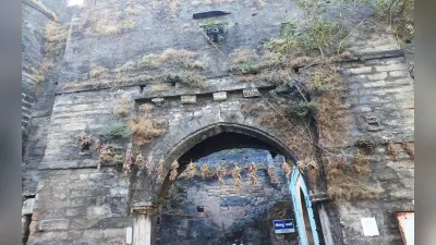 Tourism: रहस्यों से भरा है जूनागढ़ का किला