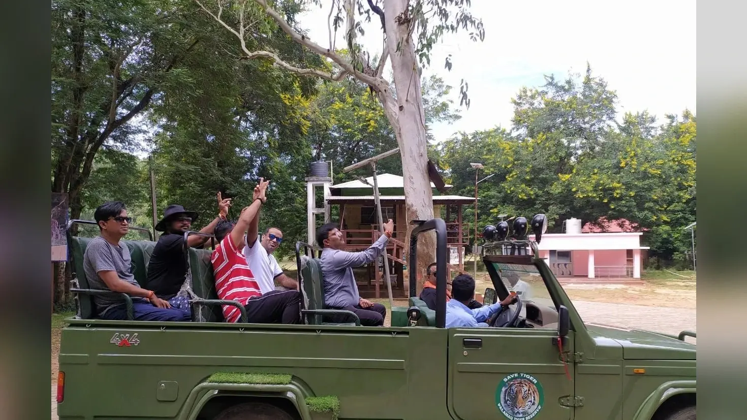 Tourist Places In Jharkhand : झारखंड में जंगल सफारी से पर्यटन स्थलों का आनंद ले रहे पर्यटक, ऐसे करें बुकिंग