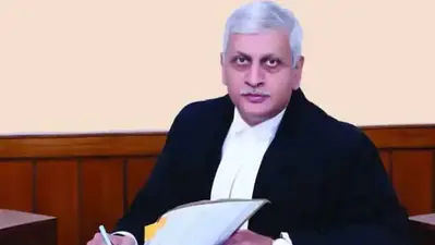 बच्चे सुबह 7 बजे स्कूल जा सकते हैं, तो जज-वकील 9 बजे कोर्ट क्यों नहीं आ सकते?, जस्टिस ललित ने पूछा सवाल