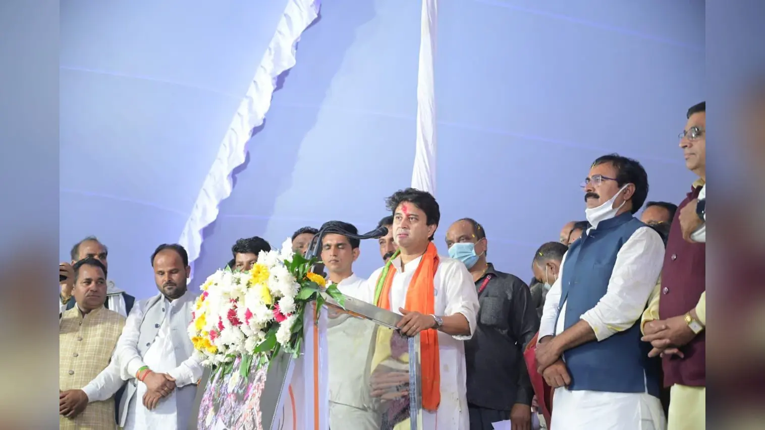 MP News: मध्य प्रदेश कांग्रेस का ‘गद्दार’ कौन ? दिग्विजय सिंह और ज्योतिरादित्य सिंधिया के बीच जुबानी जंग तेज
