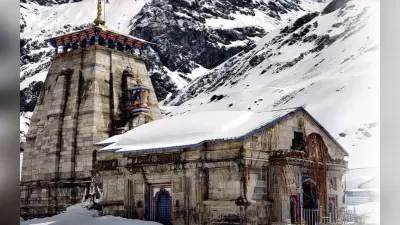 मक्का लदा ट्रक पलटा, नीचे दबने से बालिका की मौत