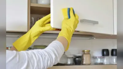 Diwali Cleaning Tips: दिवाली से पहले इन चीजों से करें रसोई घर की सफाई, एकदम चमचमा उठेगा