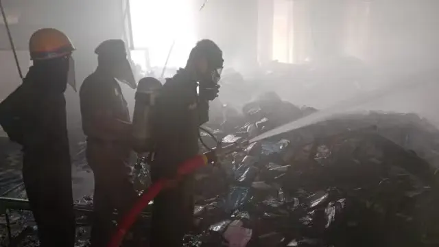 कानपुरः सीएसजेएमयू के मूल्यांकन भवन में लगी आग, प्रश्न पत्र जलकर राख, दमकल की 6 गाड़ियों ने पाया काबू