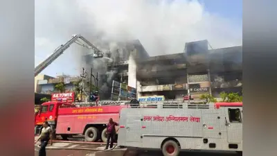 कानपुर अग्निकांड: लखनऊ से आई हाइड्रोलिक दमकल ने बचाई लाज, पान की गुमटी लगाने वाला लापता दुकानदार का मिला शव