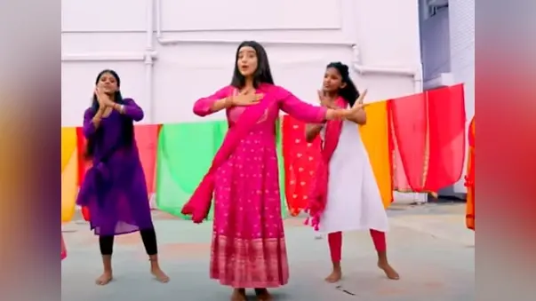 Bhojpuri Sawan Song : रिलीज होते ही धूम मचा रहा अक्षरा सिंह का कांवड़ गीत ‘कैलाशी’, वायरल VIDEO