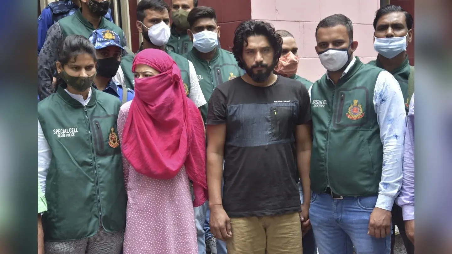 विदेश भागने की तैयारी में था काला जठेड़ी और लेडी डॉन अनुराधा, इस देश से बनवा रहे थे पासपोर्ट, जानिए पूरा मामला