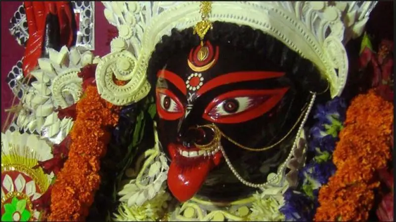 kali puja 2022: शुम्भ ने किया था गौरी के अपहरण का प्रयास, जानें काली को क्यों फैलाना पड़ा था अपना मुंह