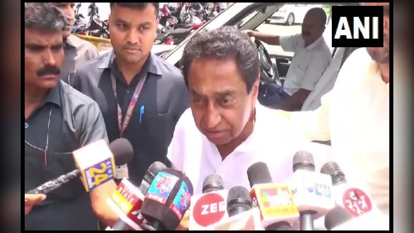 MP: शिवराज सिंह चौहान पर कमलनाथ का हमला, कहा- कई वर्षों के कर्मों को धोने में लगे हैं सीएम