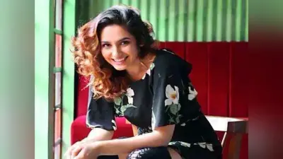 बेंगलुरु : ड्रग्स केस में कन्नड़ अभिनेत्री रागिनी द्विवेदी गिरफ्तार, विदेशी नागरिक से भी जुड़े हैं तार
