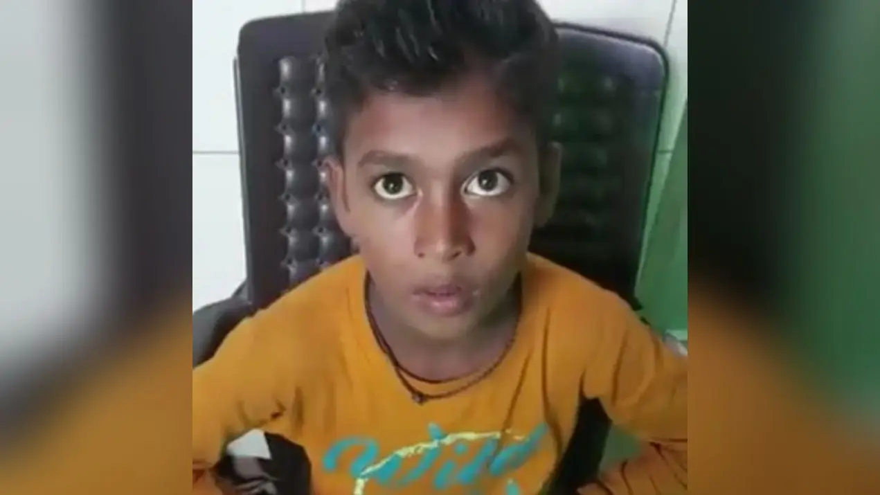 मुलायम सिंह का जबरा फैन है 12 साल का नवरत्न यादव, जाना चाहता था सैफई पहुंच गया कानपुर, परिजनों को सौंपा