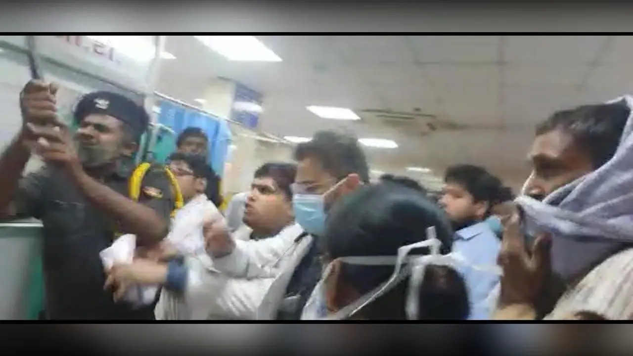 Kanpur News: घायल का बहता खून रोकने के लिए गुहार लगाई तो डॉक्टरों ने शुरू की मारपीट