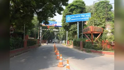 Kanpur Encounter : विकास दुबे की मां ने फरार बेटे से की अपील, कहा- ”सरेंडर कर दो नहीं तो मार देगी पुलिस…”