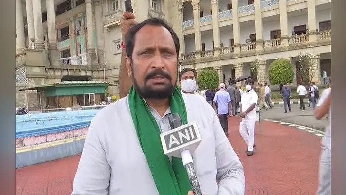 कर्नाटक में बर्ड फ्लू को लेकर हाई अलर्ट, बॉर्डर पर एहतियात बरतने का निर्देश