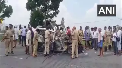 कर्नाटक: बस और कार की जोरदार टक्कर, दो बच्चों समेत 10 की मौत, छुट्टियां मनाकर लौट रहा था परिवार
