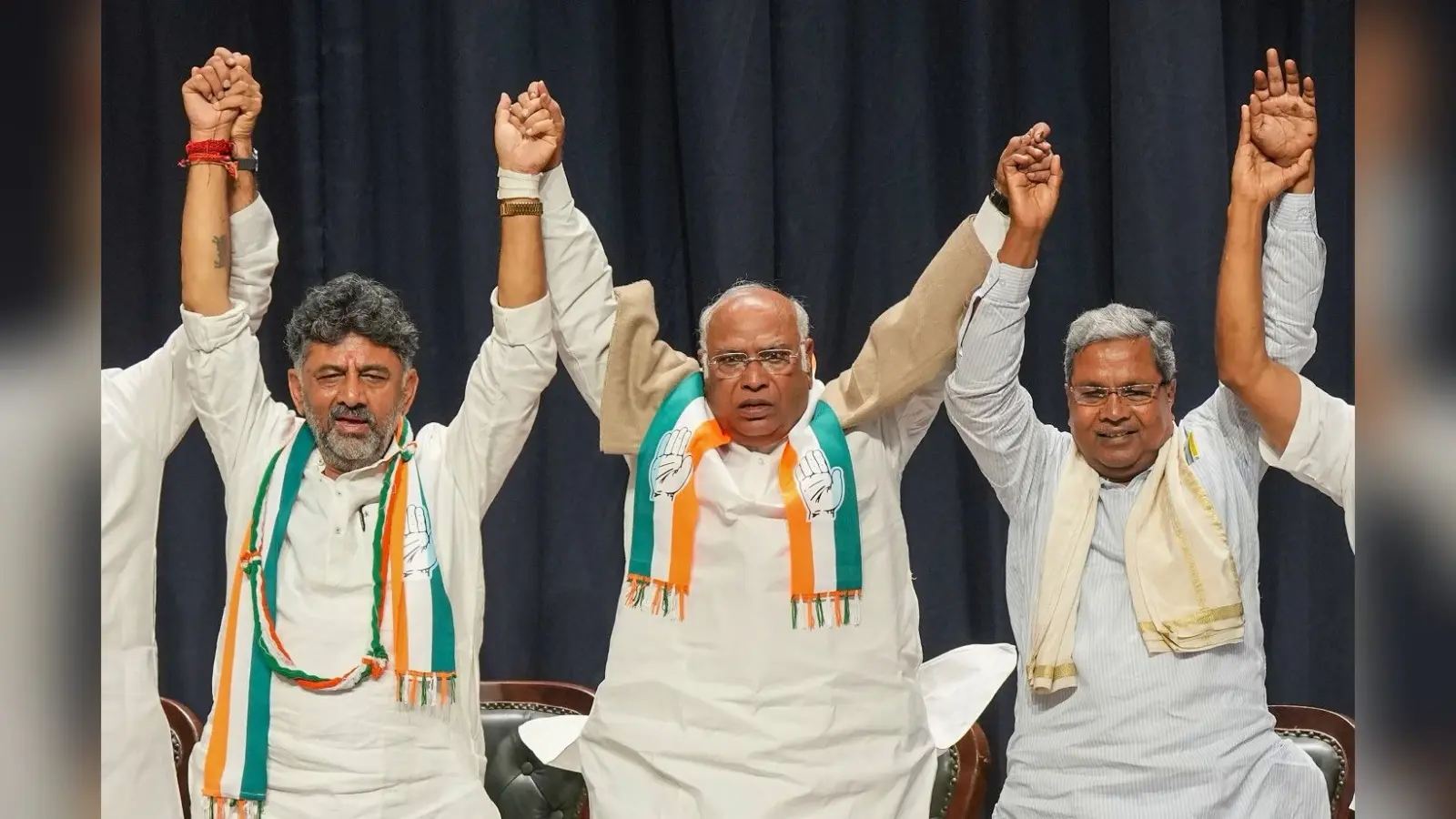 Karnataka Election Result: जीत को लेकर भाजपा-कांग्रेस में बेचैनी, JDS को त्रिशंकु जनादेश की उम्मीद