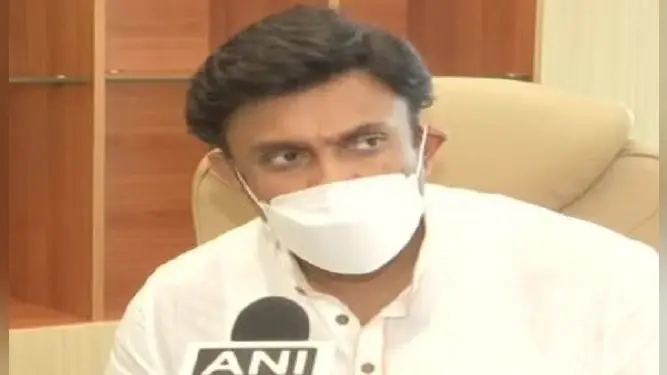 बेंगलुरु के नर्सिंग कॉलेज में 34 स्टूडेंट्स मिले कोविड पॉजिटिव, कर्नाटक के स्वास्थ्य मंत्री ने दी जानकारी