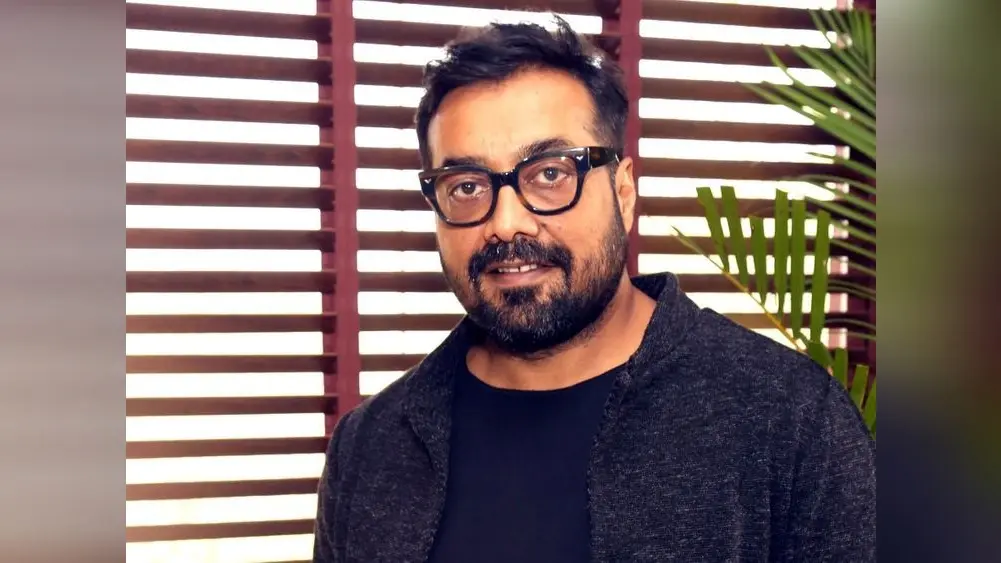 फिल्मफेयर ट्रॉफी की नीलामी कर रहे हैं अनुराग कश्यप, अवॉर्ड बेचकर कोरोना टेस्ट किट्स करेंगे दान