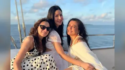 Katrina Kaif व्हाइट आउटफिट में दिखी बेहद स्टनिंग, गर्ल गैंग के साथ एंजॉय करती दिखी एक्ट्रेस