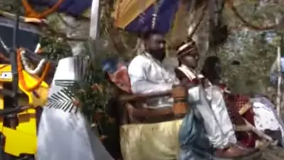 गुजरात में घोड़ी के बजाय JCB से अपनी दुल्हनिया लेने पहुंचे दूल्हे राजा, …और फिर क्या हुआ? देखिए VIDEO