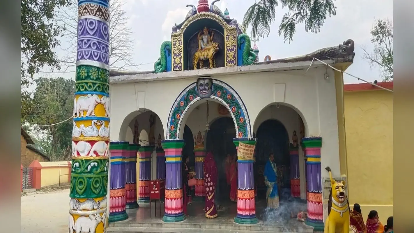 300 साल पुराना है मां भगवती केरा मंदिर, दर्शन करने पहुंचते हैं हजारों श्रद्धालु