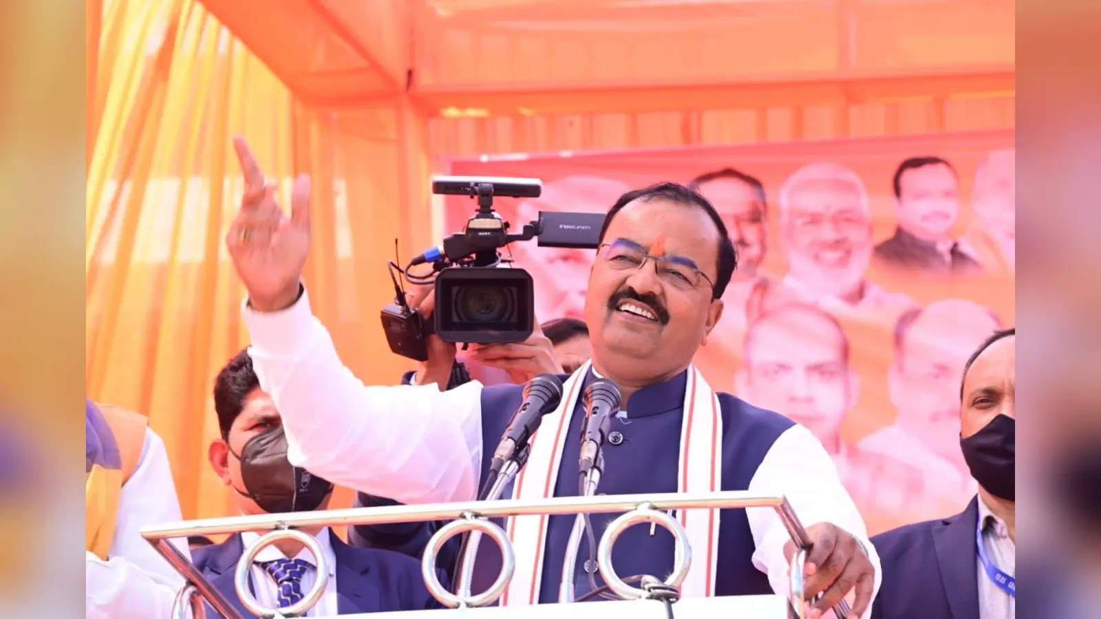 Varanasi: यूपी में अवैध कारोबार करने वालों के खिलाफ गरजेगा बुलडोजर, केशव प्रसाद मौर्य ने दी चेतावनी