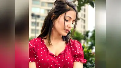 लाल क्रॉप टॉप में हिना खान का अंदाज देख फैंस हुए फिदा, तसवीरें देखकर ठहर जाएगी आपकी नजरें