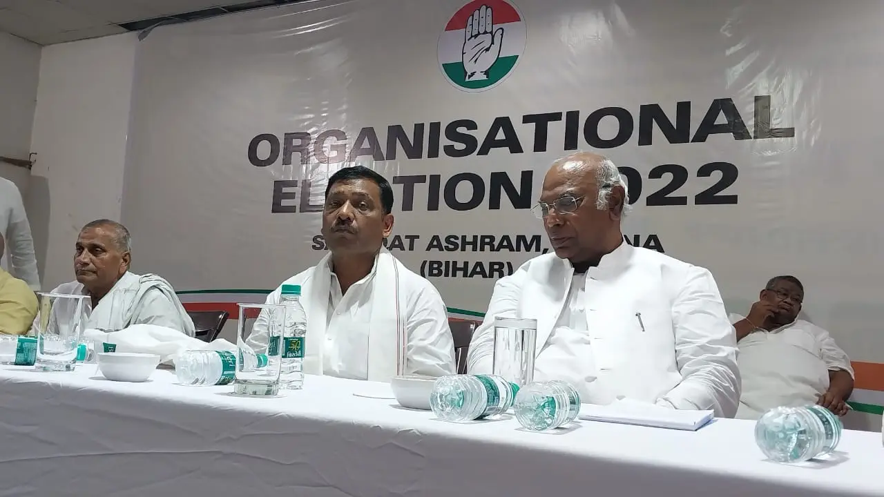 कांग्रेस अध्यक्ष पद चुनाव: मल्लिकार्जुन खड़गे पहुंचे पटना, जानें राहुल गांधी क्यों नहीं बने प्रत्याशी…