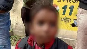 Lakhimpur Kheri: बच्चे के गाल पर बंदी रक्षकों ने लगाई मुहर, विवाद बढ़ने पर जेल अधीक्षक ने दी सफाई, जांच शुरू