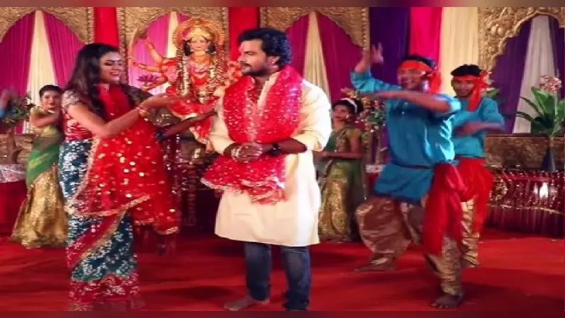 Navratri Bhojpuri Song 2022: खेसारी लाल का ‘दुआरा जगराता होई’ देवी गीत सोशल मीडिया पर वायरल, VIDEO