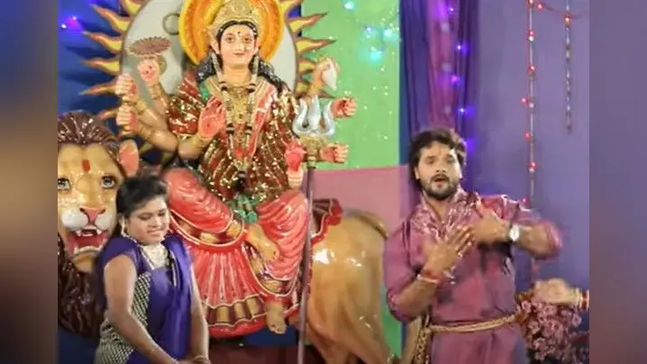 Navratri Bhojpuri Song 2022: देवी मां की भक्ति में डूबे खेसारी लाल यादव, ‘झूला झूले मईया’ VIDEO VIRAL