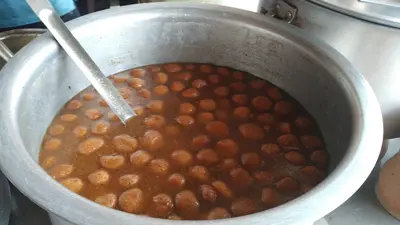 Exclusive : झारखंड के चौपारण की वो मिठाई, जिसे खरीदने के लिए जीटी रोड पर लगती हैं गाड़ियों की कतारें