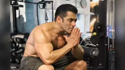 शाहरुख खान की बेटी सुहाना ने जिम से शेयर की मिरर-सेल्फी, फोटो में फिगर फ्लॉन्ट करते नजर आई स्टारकिड