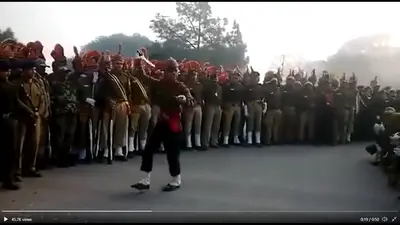 सेना के जवान का लाजवाब खुखरी डांस, फैन हुए लोग, यहां देखिए शानदार वीडियो